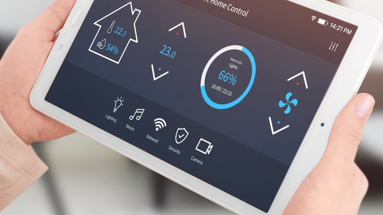 Reduce home energy costs with our modular energy management system. Designed to adapt to user needs, monitor energy spending, manage the EV charging or solar production - one module at a time.